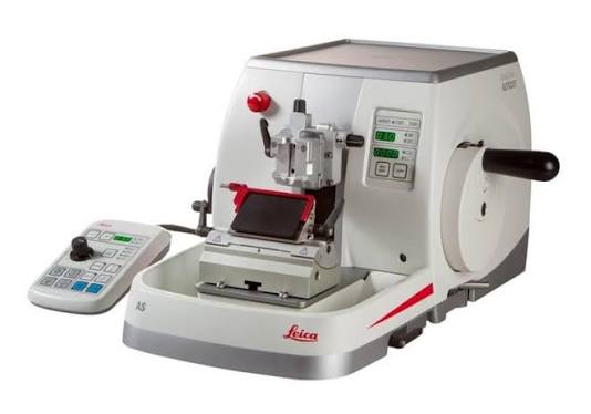 Microtome (leica)